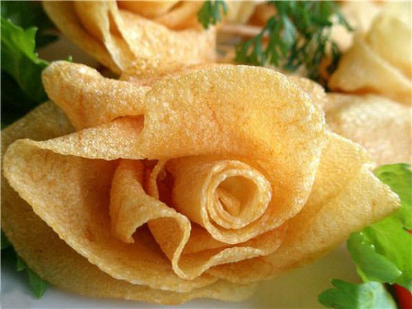 «Розы» из картофеля во фритюре Фотографии